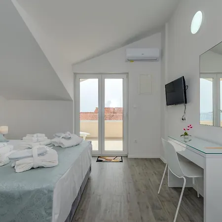 Ivan Apartment *
